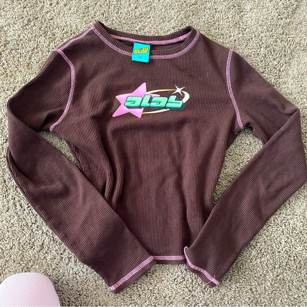 Retro vintage women’s long sleeve top